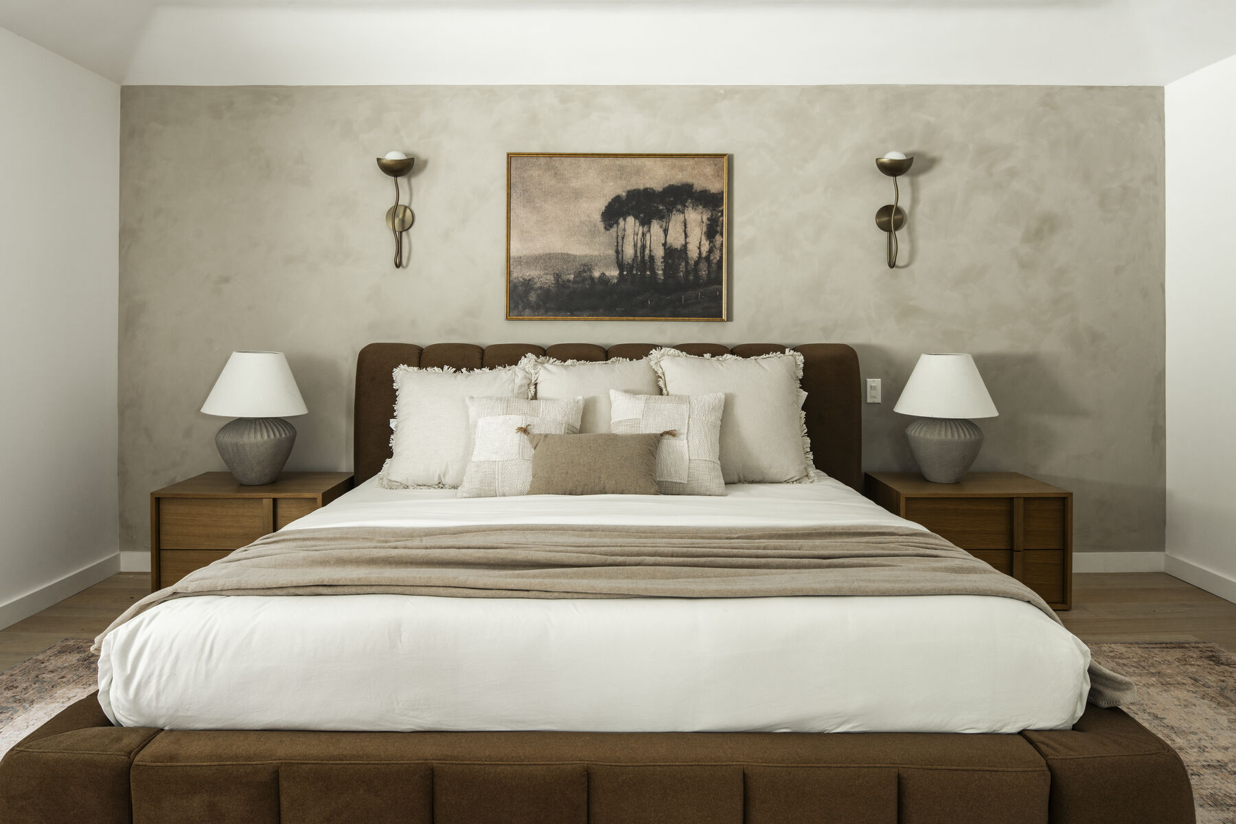 Bedroom with limewash plaster walls