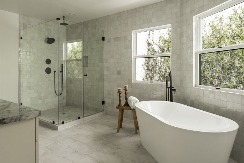 Primary bath with soaking tub