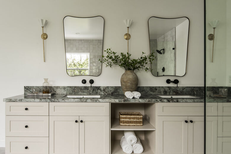 Green marble vanity detail